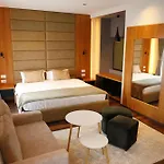 Olivia\'S Hill Resort